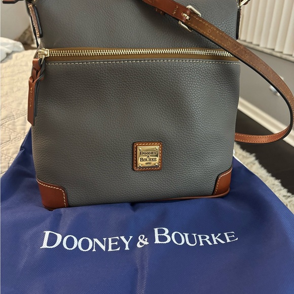 NWT Dooney and Bourne Crossbody - Picture 2 of 6